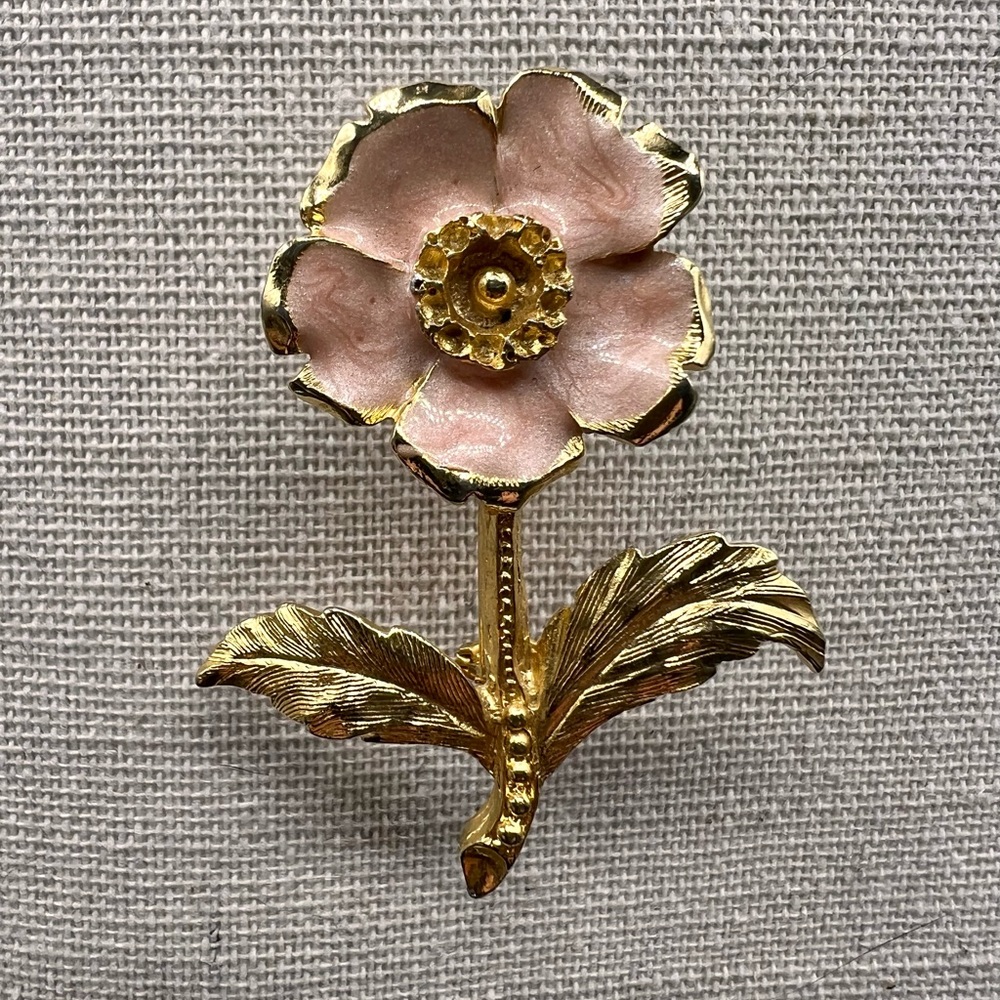 πΎπππ» ππβπΌ Pink Enamel Flower Pin - Picture 2 of 4